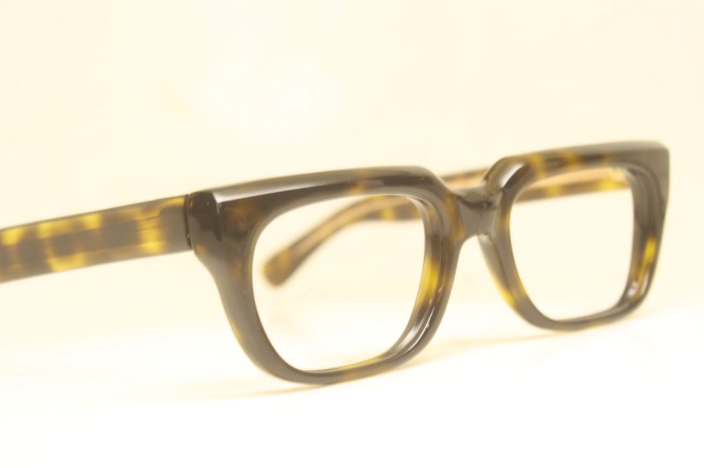 ​What Are The Top 5 Reasons To Choose Buffalo Horn Glasses?